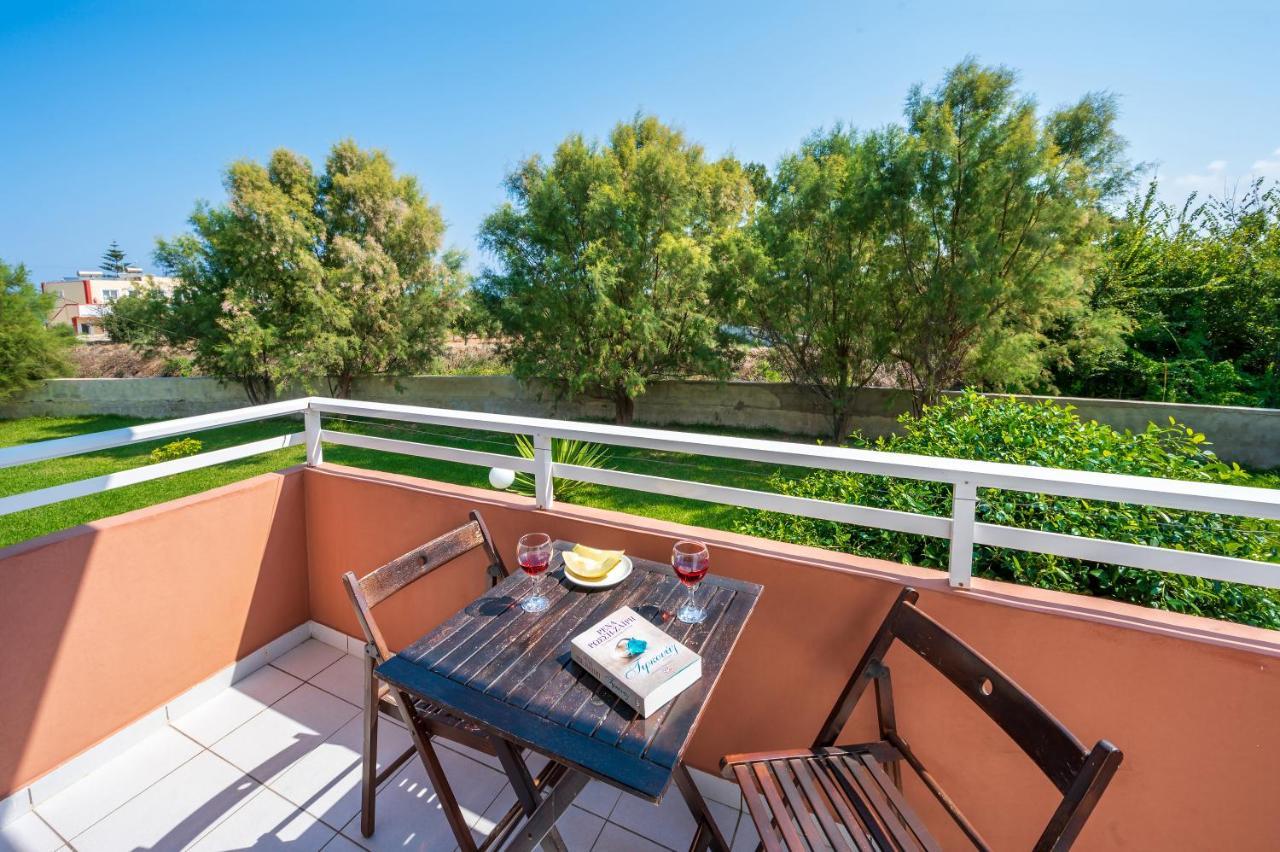 Jonathan Studio Apartments Tigaki Екстериор снимка