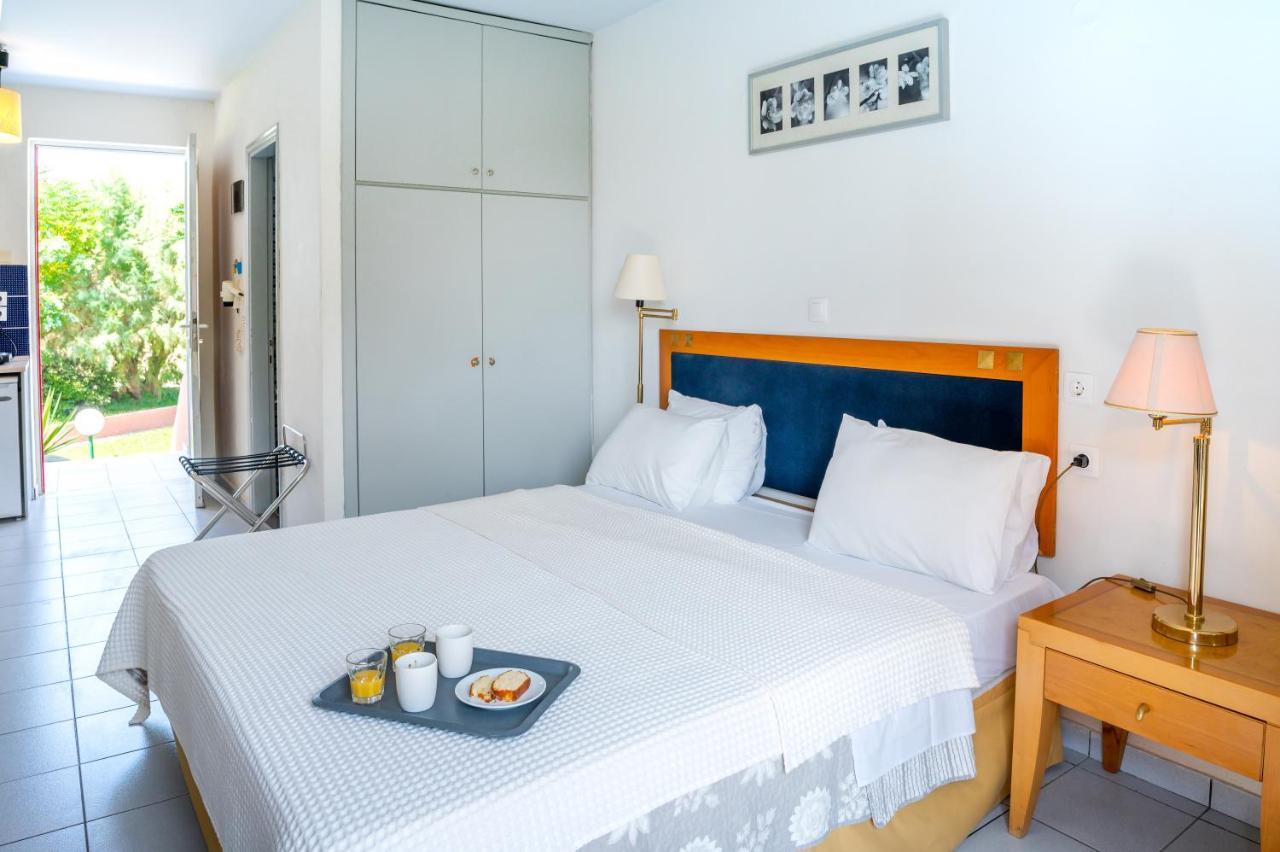 Jonathan Studio Apartments Tigaki Екстериор снимка