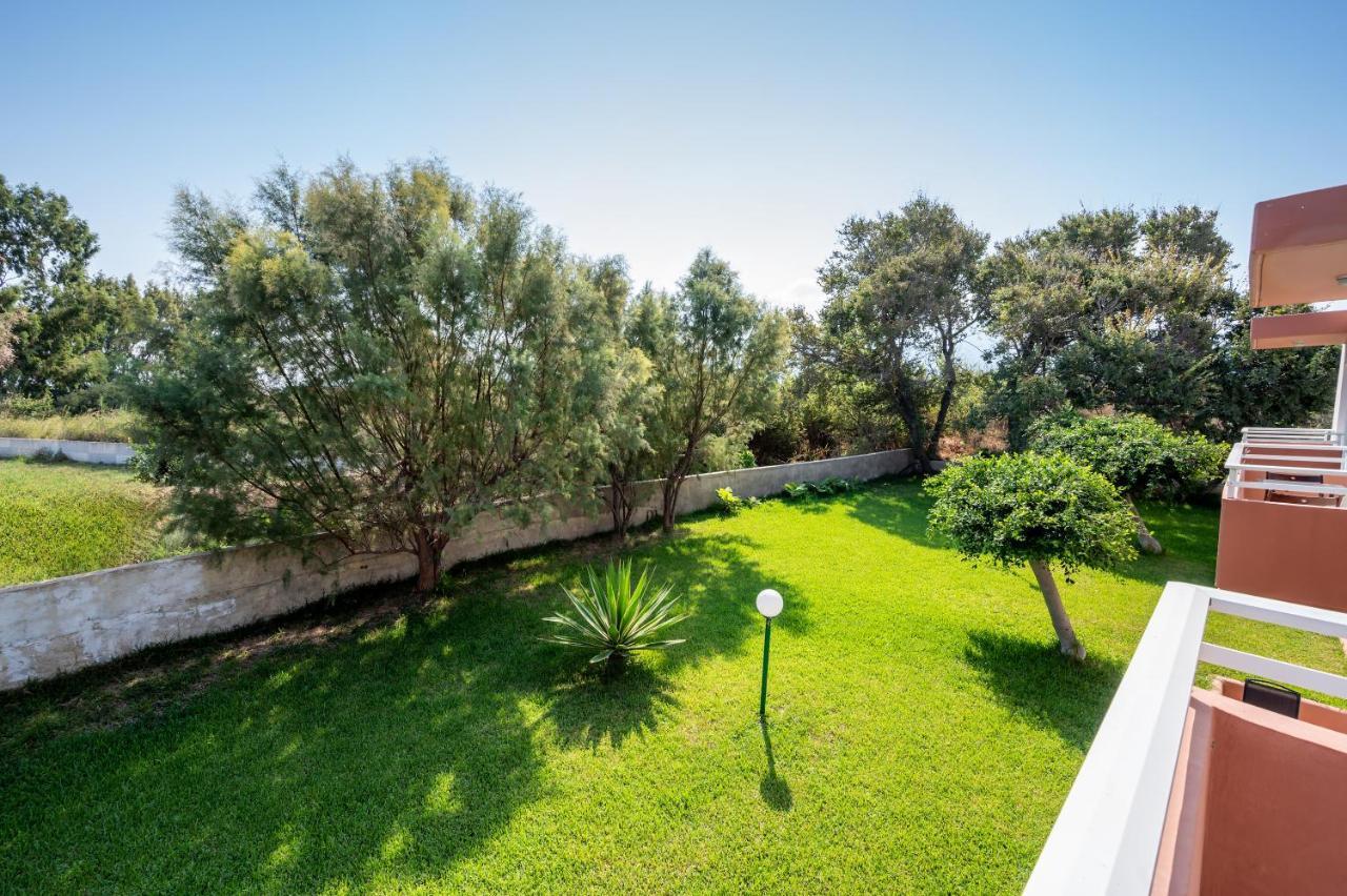 Jonathan Studio Apartments Tigaki Екстериор снимка