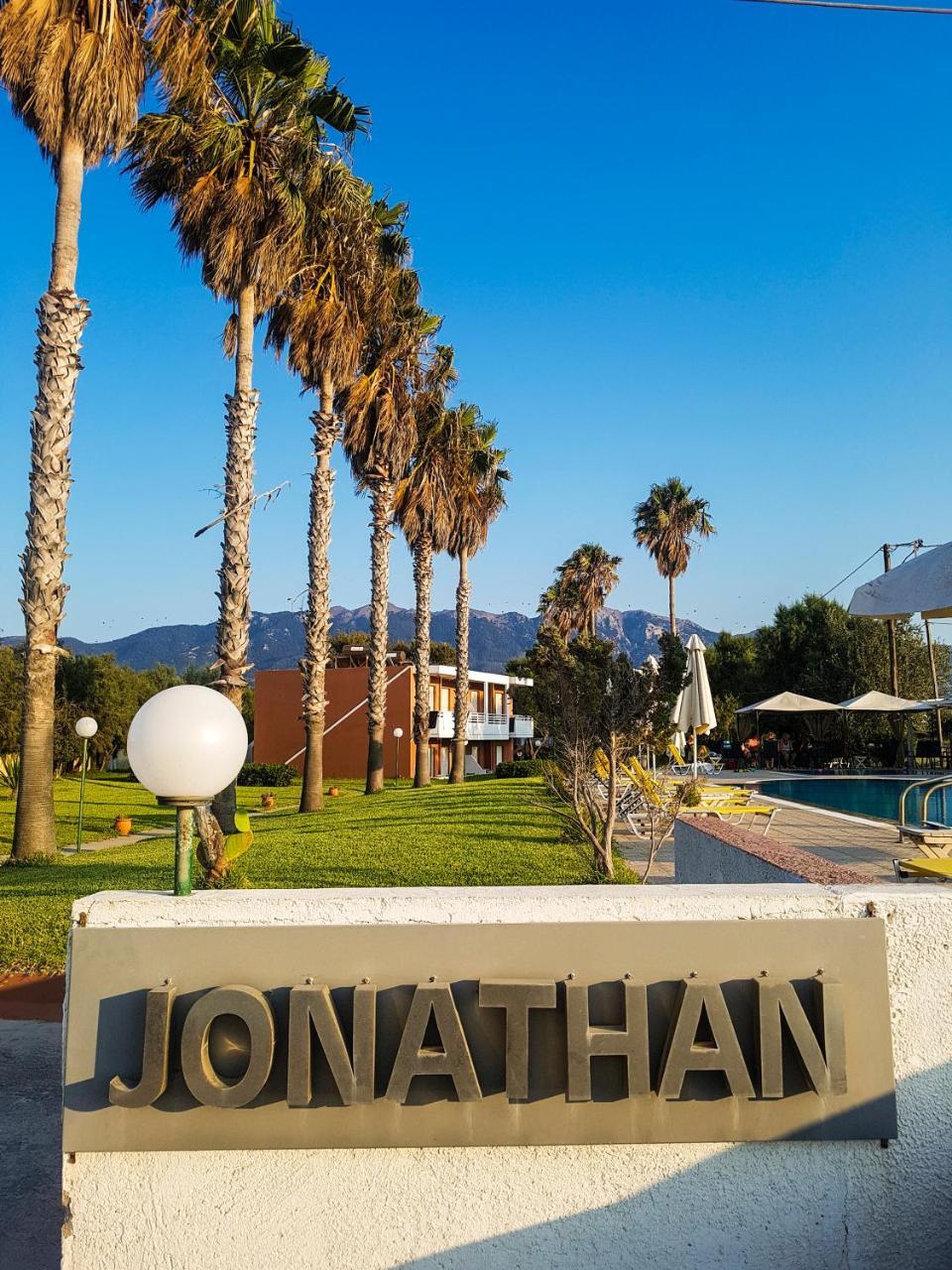 Jonathan Studio Apartments Tigaki Екстериор снимка